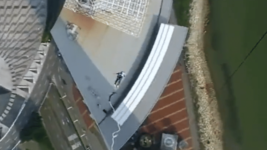 Um salto individual de bungee jump na Skypark da Torre de Macau custa R$ 1.700 por pessoa