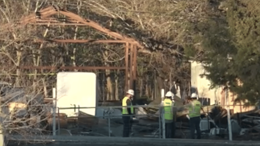 As paredes do imóvel caíram com o impacto da explosão na cidade de Rogers, no Texas.