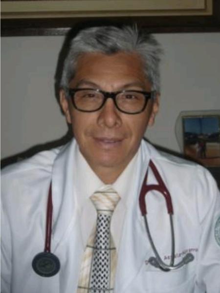 Júlio Acosta-Navarro, 59, médico cardiologista e ufólogo.