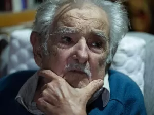 Mujica diz que câncer espalhou e que não pode tratar: 'Corpo não aguenta'