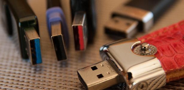Por que há portas USB de diversas cores? Cada uma tem um significado