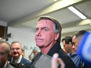 Lapso de Bolsonaro contradiz tática para salvá-lo