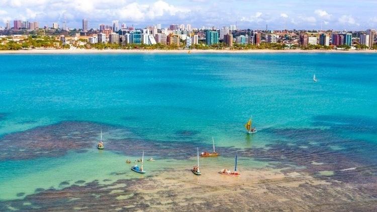 Piscinas naturais no mar de Maceió