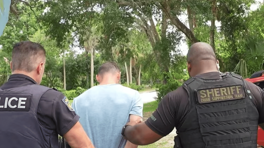 A polícia da Flórida prendeu um pai que, segundo eles, é responsável pela morte de seu filho de 18 meses - Facebook / Gabinete do Xerife de Volusia