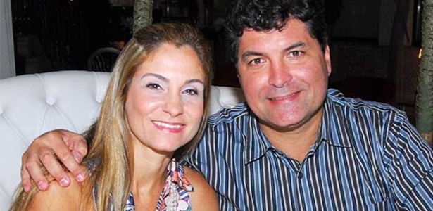 A vítima, Ana Lúcia Neves, posa para foto ao lado do marido, Sávio Neves - Portal PANROTAS