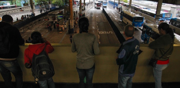 UOL encerra a transmissão ao vivo da paralisação dos terminais de ônibus em São Paulo - Douglas Pingituro/Agência O Dia/Estadão Conteúdo