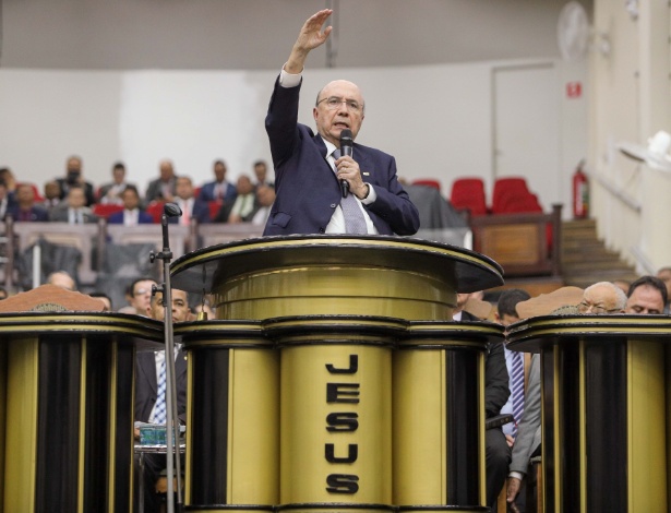 16.jul.2018 - Henrique Meirelles participa de culto na Igreja Assembleia de Deus