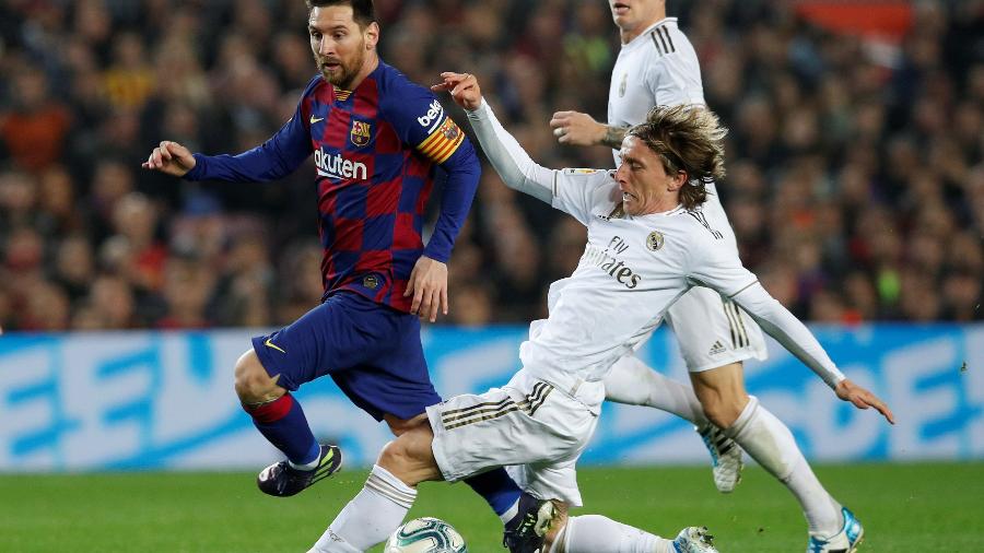 Barcelona e Real Madrid durante partida do Campeonato Espanhol no Nou Camp - 