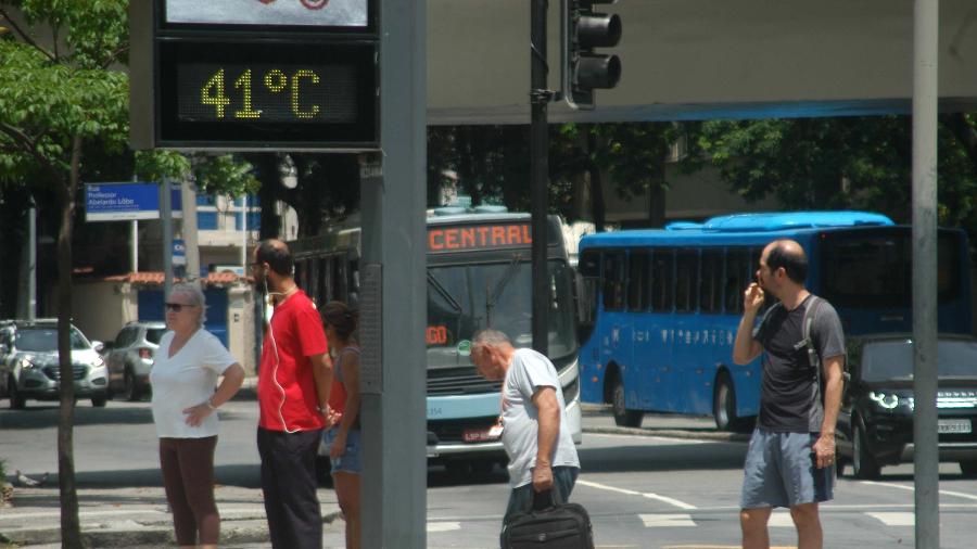 Termômetro de rua marca 41ºC no Rio de Janeiro - ALESSANDRO BUZAS/FUTURA PRESS/ESTADÃO CONTEÚDO