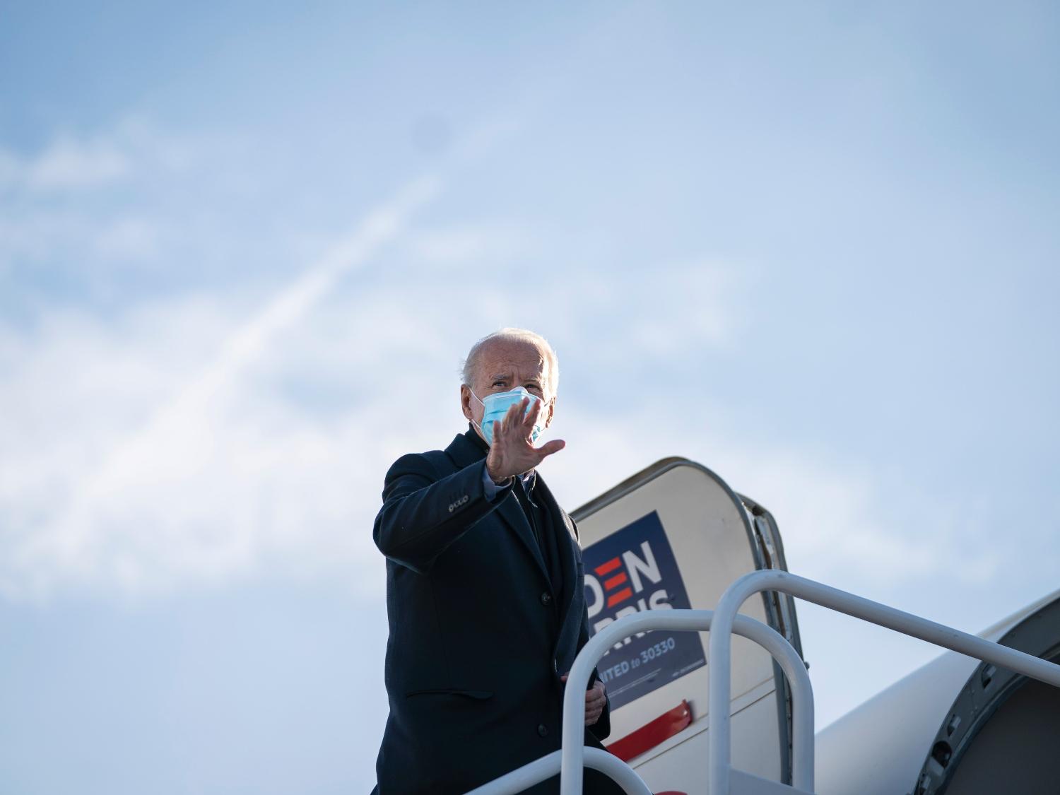 03 nov. 2020 - Joe Biden se prepara para voar para a Pensilvânia partindo de Delaware - Drew Angerer/Getty Images