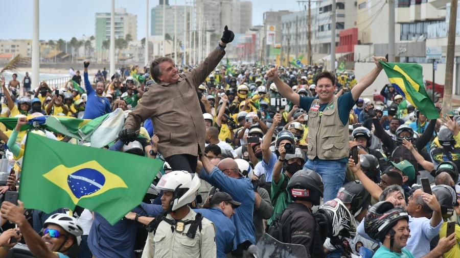 O presidente Jair Bolsonaro faz motociata na orla de Salvador (BA), neste sábado (2) - MAX HAACK/ESTADÃO CONTEÚDO