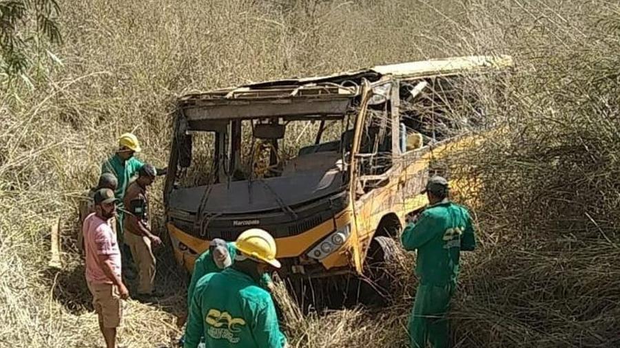 Ônibus que transportava jogadores de time amador caiu em ribanceira no Ceará - Reprodução/Redes sociais