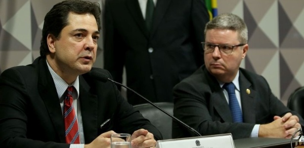 O secretário de Macroavaliação Governamental do Tribunal de Contas da União (TCU), Leonardo Albernaz, ao lado do relator Antonio Anastasia (à dir.) - Wilson Dias/Agência Brasil