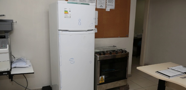 Eletrodomésticos furtados pela população são devolvidos em delegacia no ES - Gilson Borba/UOL