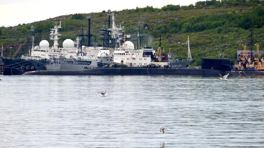 02.jul.2019 - Imagem mostra submarino não identificado na cidade de Severomorsk, na Rússia - Kseniya Gaponko/AFP