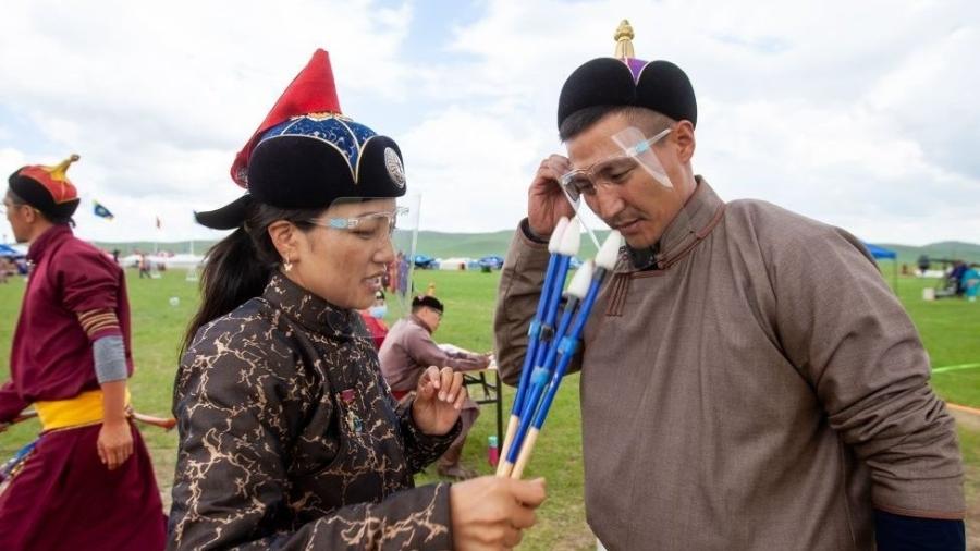 Sociedade mongol se submeteu a duras restrições pelo coronavírus, incluindo a celebração de um de seus festivais mais importantes, o Naadam Festival, que não teve quase nenhum público - Getty Images