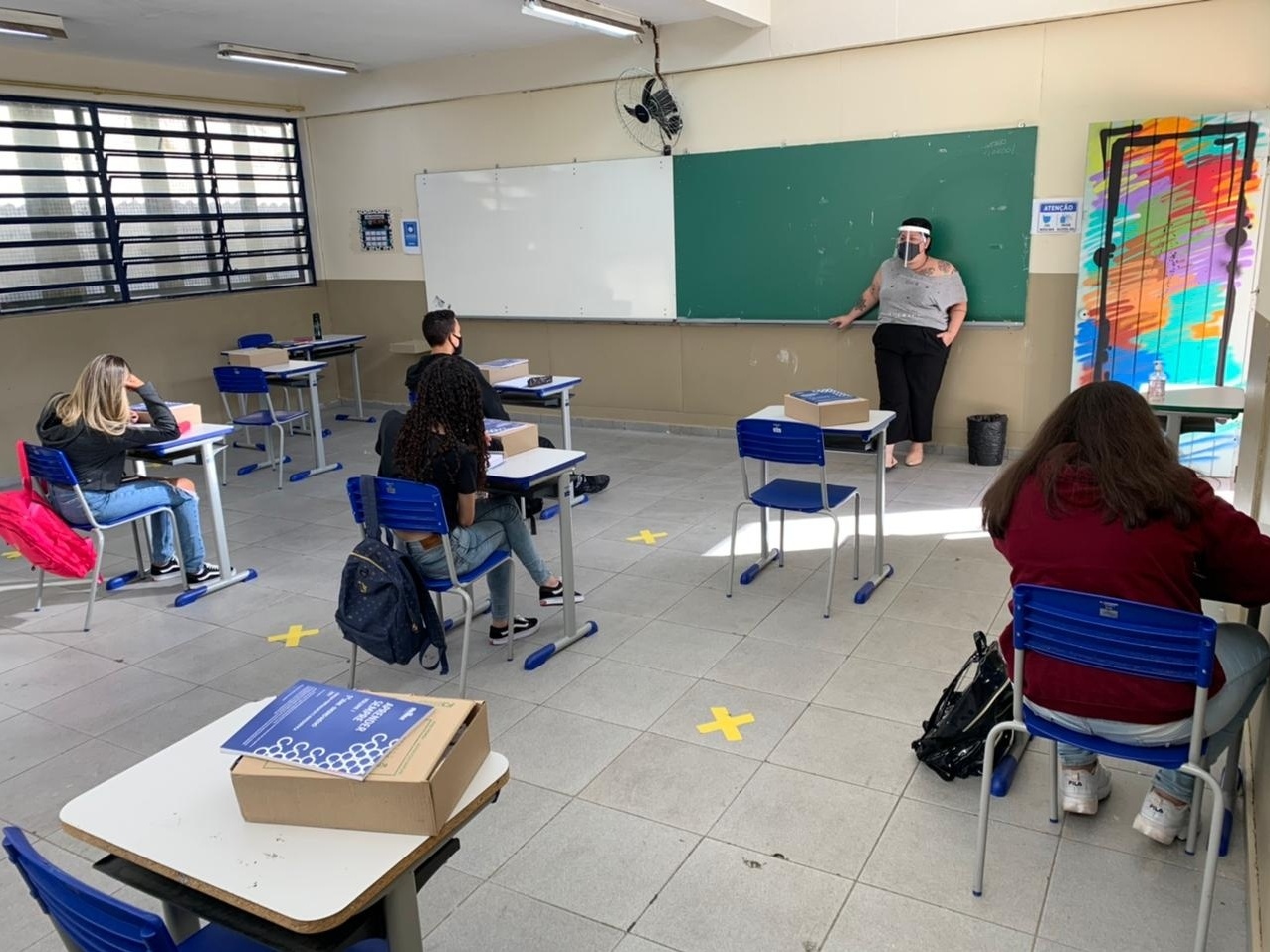 Volta às aulas em SP tem distanciamento, higienização e poucos alunos