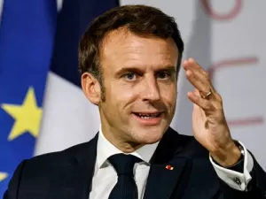 Macron propõe inscrever 'liberdade' ao aborto em Constituição francesa