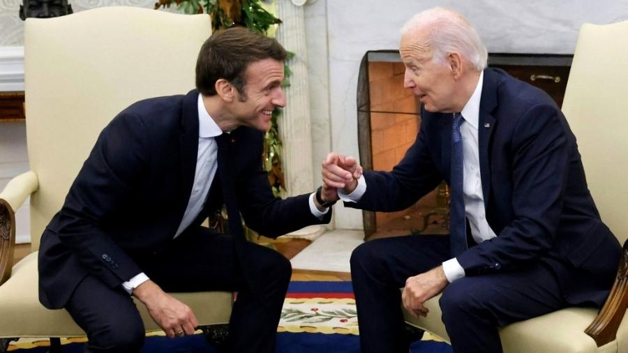 Joe Bidene o presidente francês, Emmanuel Macron, no Salão Oval da Casa Branca