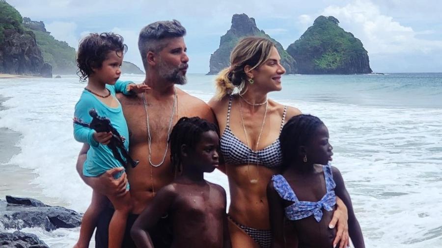 Giovanna Ewbank e Gagliasso postaram fotos da viagem nas redes sociais - Reprodução Instagram