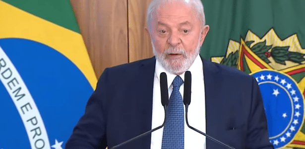 Lula sanciona regra que cria teto de 2,5% para ganho real no salário mínimo