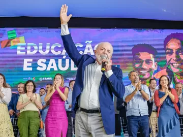 No Ceará, Lula pede para beneficiária do Bolsa Família que 'pare de ter filho'