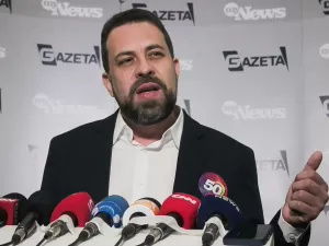 Boulos tenta 'vacina' contra rótulo de invasor com depoimentos do MTST