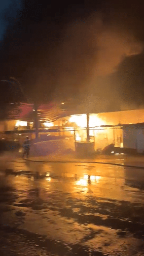Incêndio atinge galpão da Ceagesp na zona oeste de São Paulo - undefined