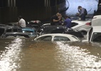 Imagem de rua alagada em São Paulo após forte chuva