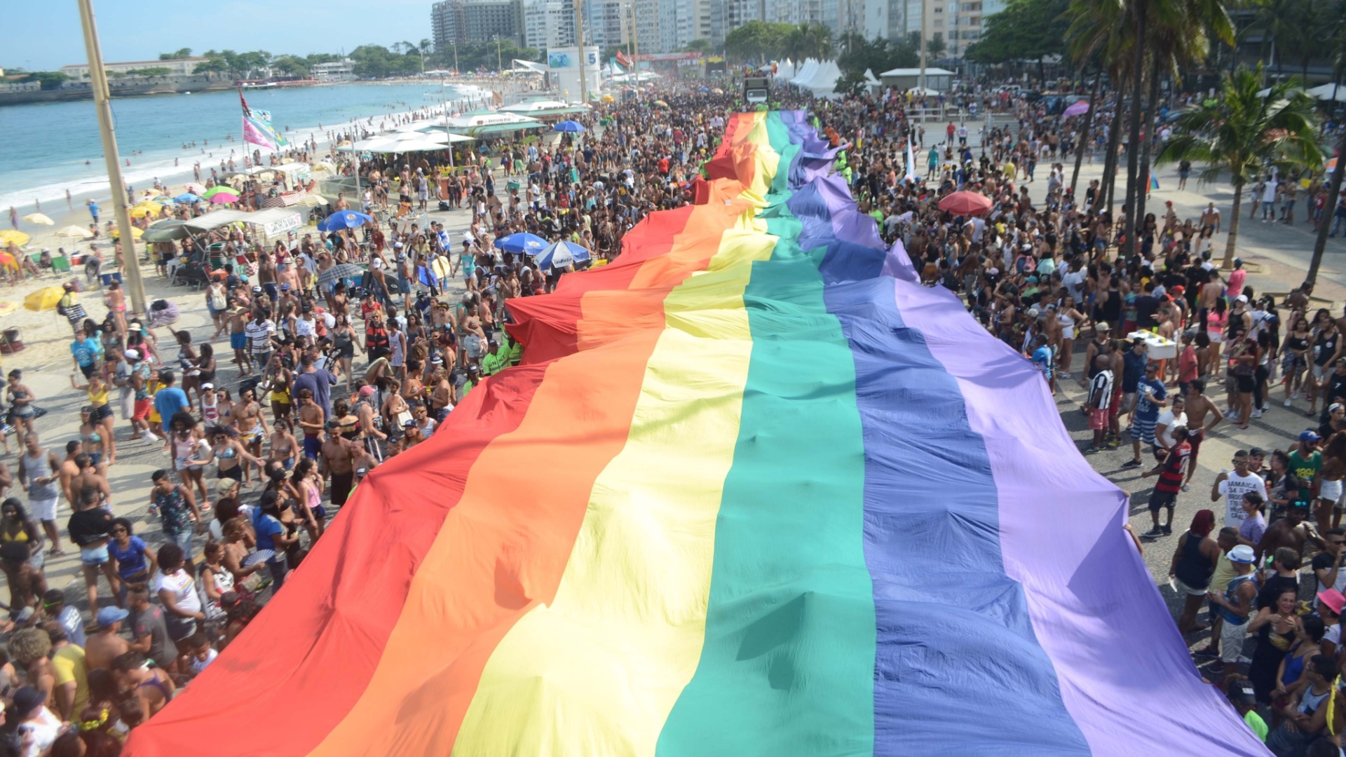 ORGULHO LGBT : Clubes participam de campanha