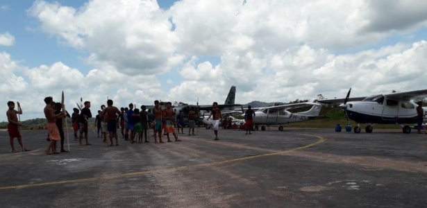 Indígenas impedem que 21 servidores e três aviões decolem da Terra Indígena Yanomami  - Júnior Yanomami/Arquivo Pessoal - Júnior Yanomami/Arquivo Pessoal