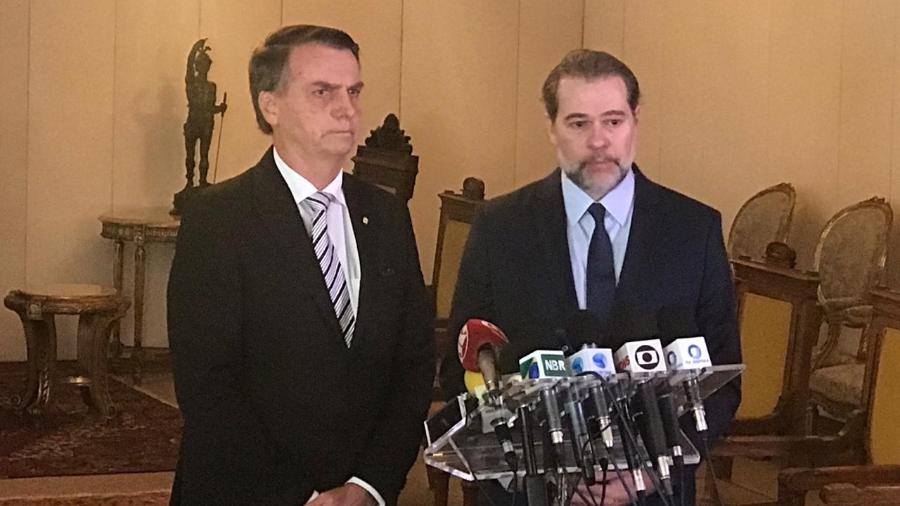 7.nov.2018 - O presidente eleito, Jair Bolsonaro (PSL), e o presidente do STF (Supremo Tribunal Federal), Dias Toffoli - Kleyton Amorim/UOL