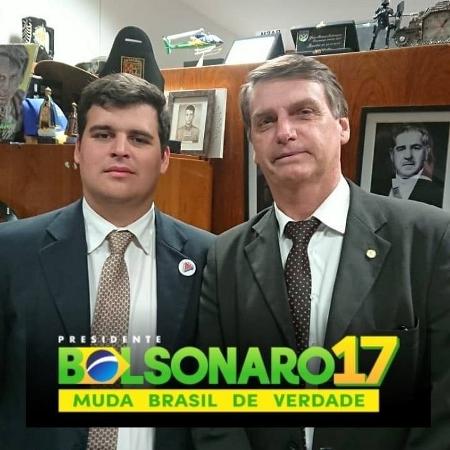 Deputado Bruno Engler, do PSL, posa com Jair Bolsonaro - Reprodução/Facebook
