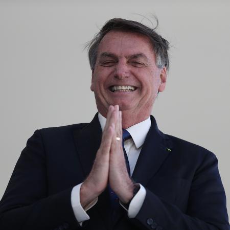 Jair Bolsonaro sorri na rampa do Palácio do Planalto - Gabriela Biló/Estadão Conteúdo