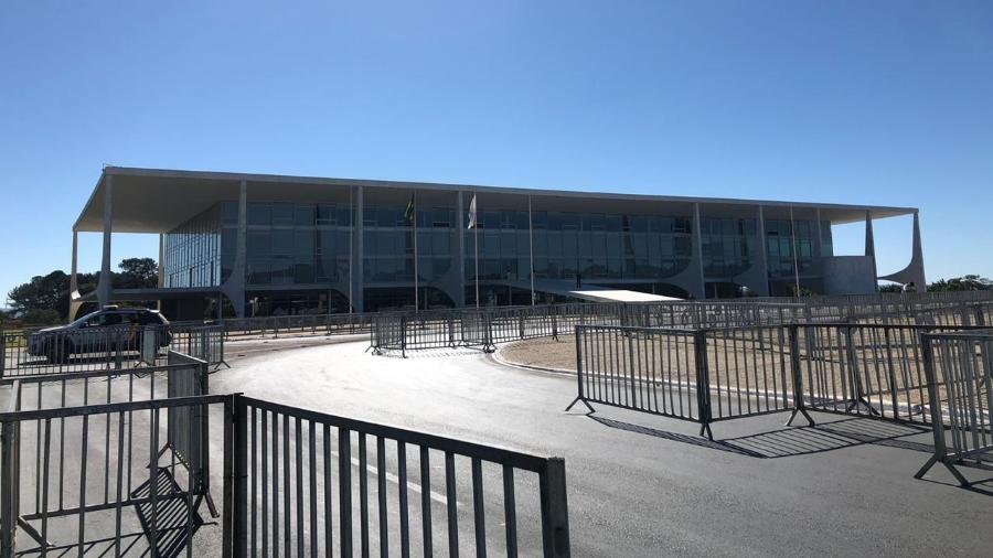 14.jun.2020 - Palácio do Planalto com reforço de grades para evitar possíveis depredações em manifestações - Luciana Amaral/UOL