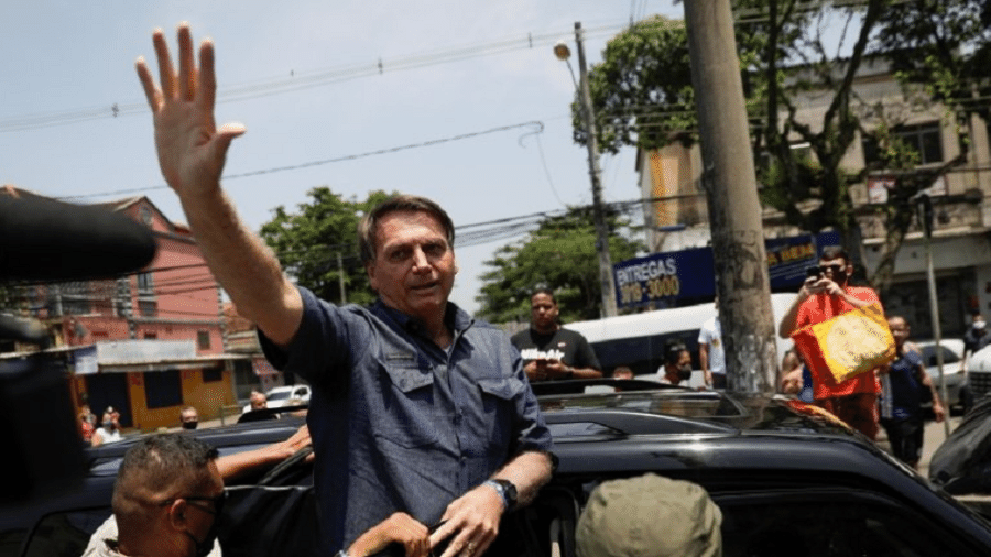 Bolsonaro viu muitos de seus candidatos derrotados no domingo - Reuters
