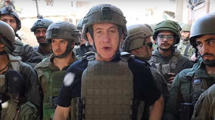 Netanyahu com tropas israelenses em Gaza 