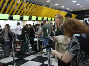 Aeroporto de Congonhas tem voos cancelados e atrasados após chuvas em SP