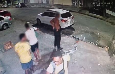 Câmera de casa de samba mostra Igor saindo do trabalho na madrugada de 24 de fevereiro de 2025 Câmera de casa de samba mostra Igor saindo do trabalho na madrugada de 24 de fevereiro de 2025
