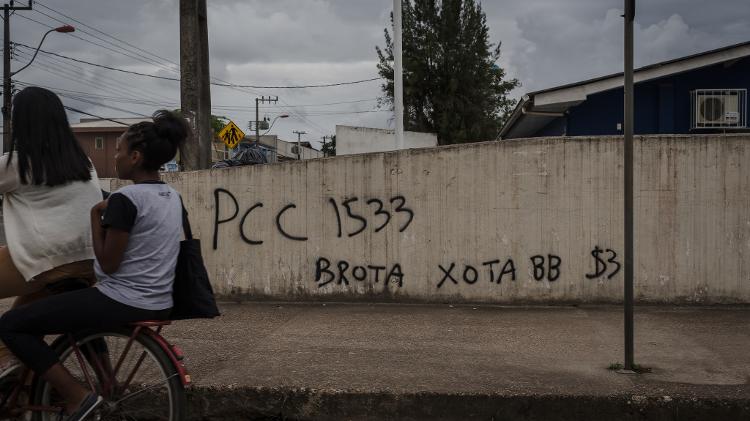 Pichação em área controlada pelo PCC