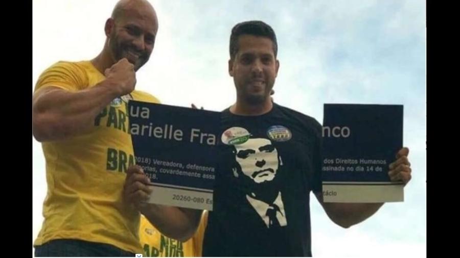 Daniel Silveira, quando candidato, rasga placa de Marielle - Reprodução/Twitter