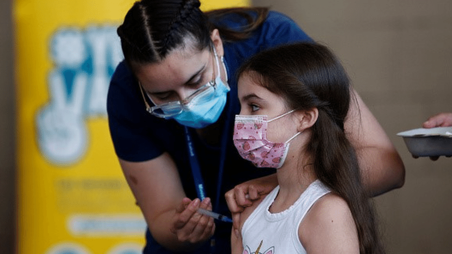 Vacina da Pfizer já está liberada para crianças em outras lugares, como Estados Unidos e União Europeia - Getty Images