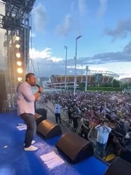 O governador do Rio de Janeiro, Cláudio Castro (PL), participou de um show gospel com aglomeração - Reprodução/Twitter