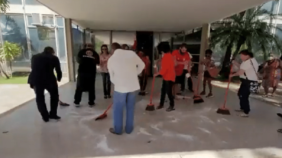 Sindicalistas jogam sal grosso no Ministério da Economia