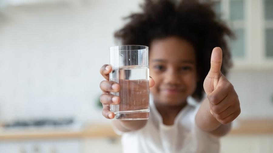 Purificadores podem eliminar impurezas e micro-organismos, além de deixar a água em temperatura mais agradável para beber - iStock