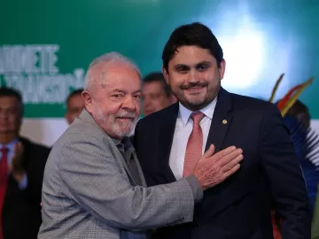 Lula diz estar feliz com Juscelino, indiciado pela PF: 'Presta bom serviço'