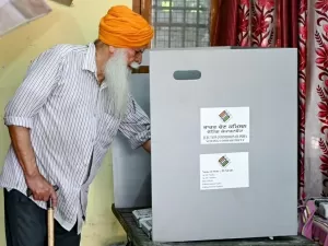 Índia vota na última fase de sua maratona das eleições gerais