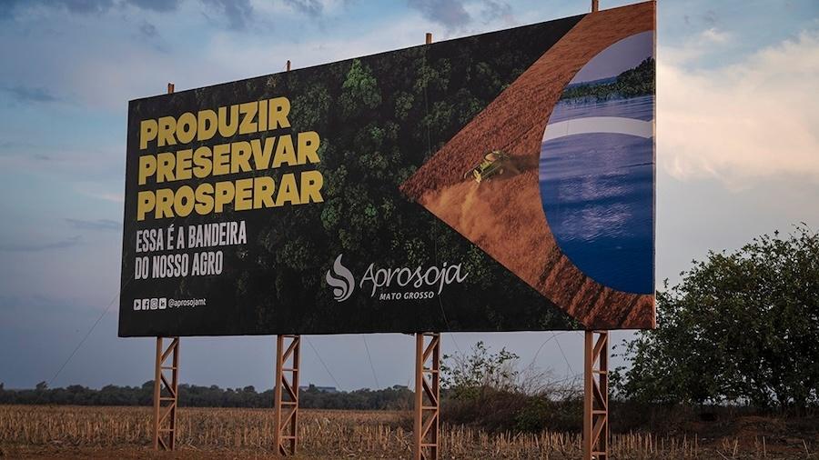 Outdoor da associação dos produtores de soja no norte do Mato Grosso 