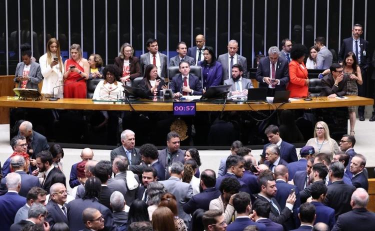 27.mai.2026 - Deputados durante o debate sobre o fim da escala 6x1 na Câmara 27.mai.2026 - Deputados durante o debate sobre o fim da escala 6x1 na Câmara