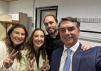 Poucas mulheres e nenhum negro: o retrato da comitiva de Flávio na Globo